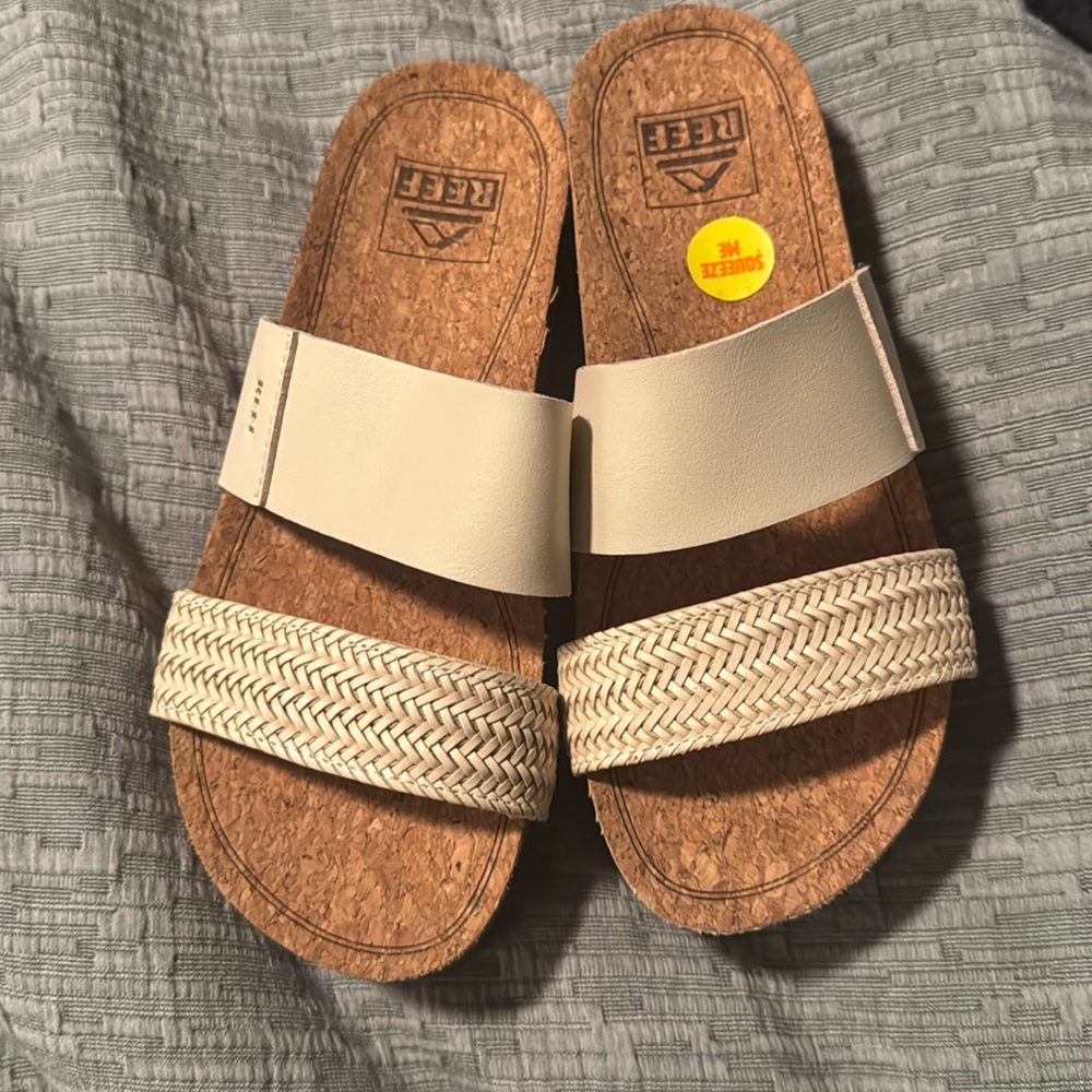 New never worn reef platforms size 5 36